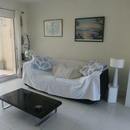 Apartman Stunning 2 Bed, 2 Bath On The Sea Front Has Swimming Pool And Is A Secure Modern Building 464 Cannes