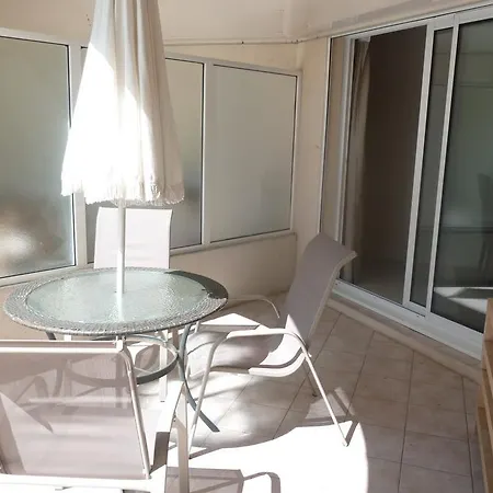 Stunning 2 Bed, 2 Bath On The Sea Front Has Swimming Pool And Is A Secure Modern Building 464 Appartement