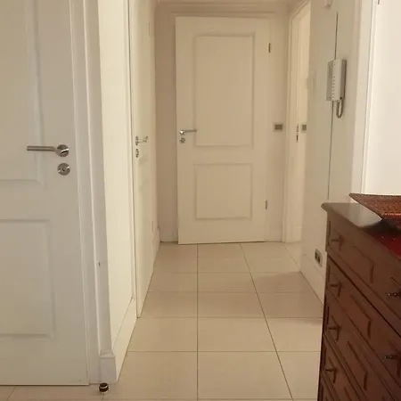 Stunning 2 Bed, 2 Bath On The Sea Front Has Swimming Pool And Is A Secure Modern Building 464 Appartement