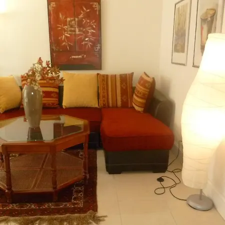 Seafront Haven: Modern 2-bed With Pool