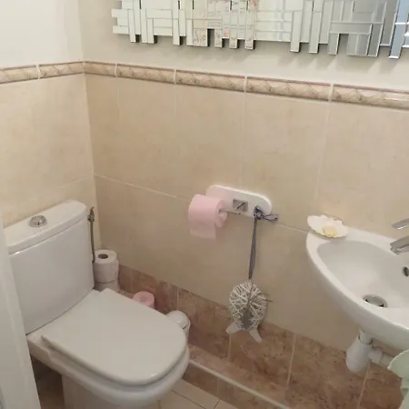 Seafront Haven: Modern 2-bed With Pool