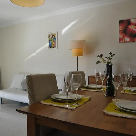 Stunning 2 Bed, 2 Bath On The Sea Front Has Swimming Pool And Is A Secure Modern Building 464 *