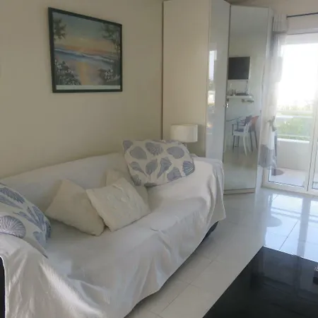 Stunning 2 Bed, 2 Bath On The Sea Front Has Swimming Pool And Is A Secure Modern Building 464 Appartement