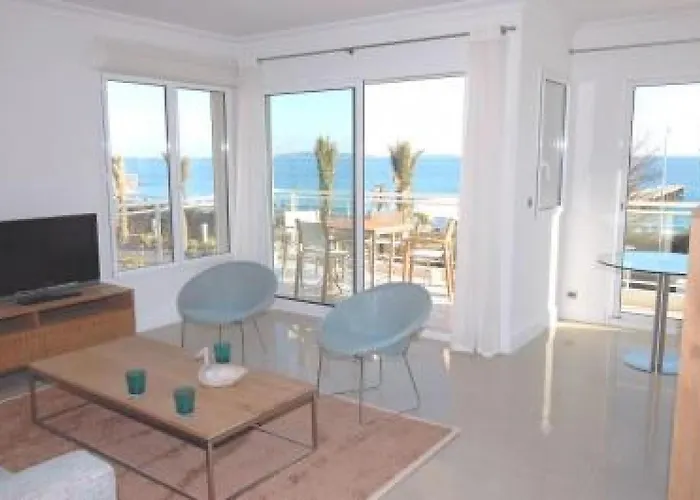 Stunning 2 Bed, 2 Bath On The Sea Front Has Swimming Pool And Is A Secure Modern Building 464 * Cannes