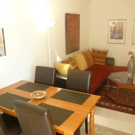 Stunning 2 Bed, 2 Bath On The Sea Front Has Swimming Pool And Is A Secure Modern Building 464 아파트 *
