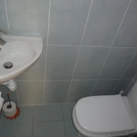 Stunning 2 Bed, 2 Bath On The Sea Front Has Swimming Pool And Is A Secure Modern Building 464