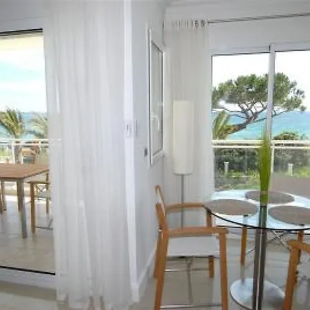 Stunning 2 Bed, 2 Bath On The Sea Front Has Swimming Pool And Is A Secure Modern Building 464 아파트 *
