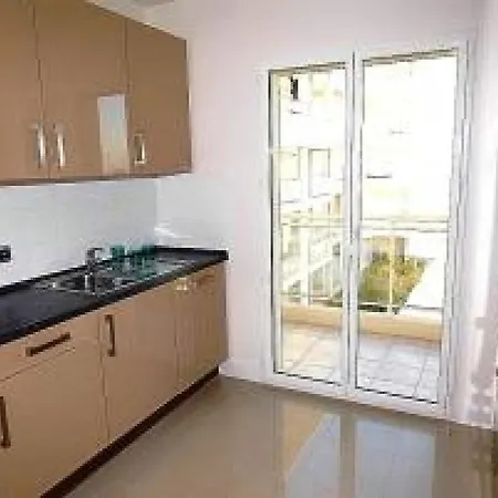 Stunning 2 Bed, 2 Bath On The Sea Front Has Swimming Pool And Is A Secure Modern Building 464 아파트 칸느